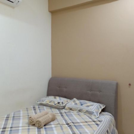Cityscape Lodge: Budget-Friendly Stay with Free WiFi & Parking Lumut Exterior photo